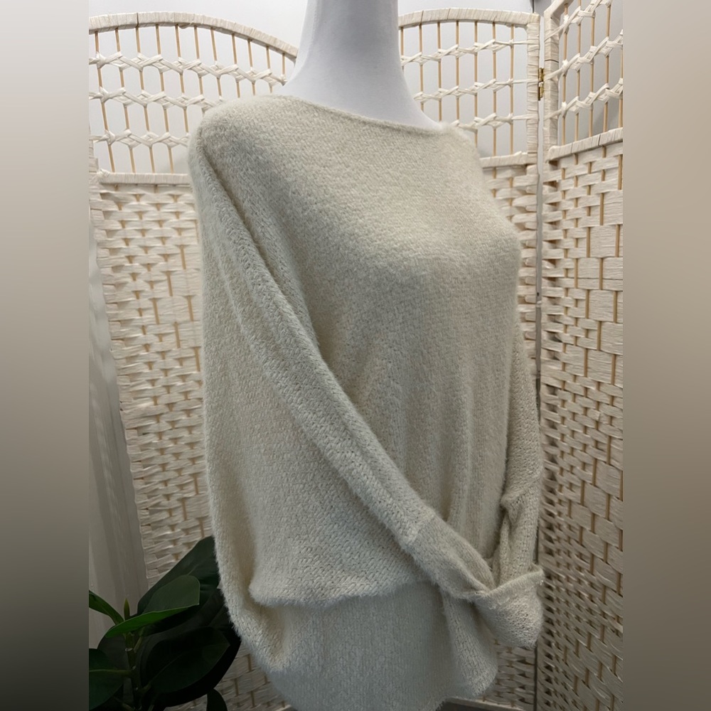 Cream Color Sweater - Picture 3 of 7